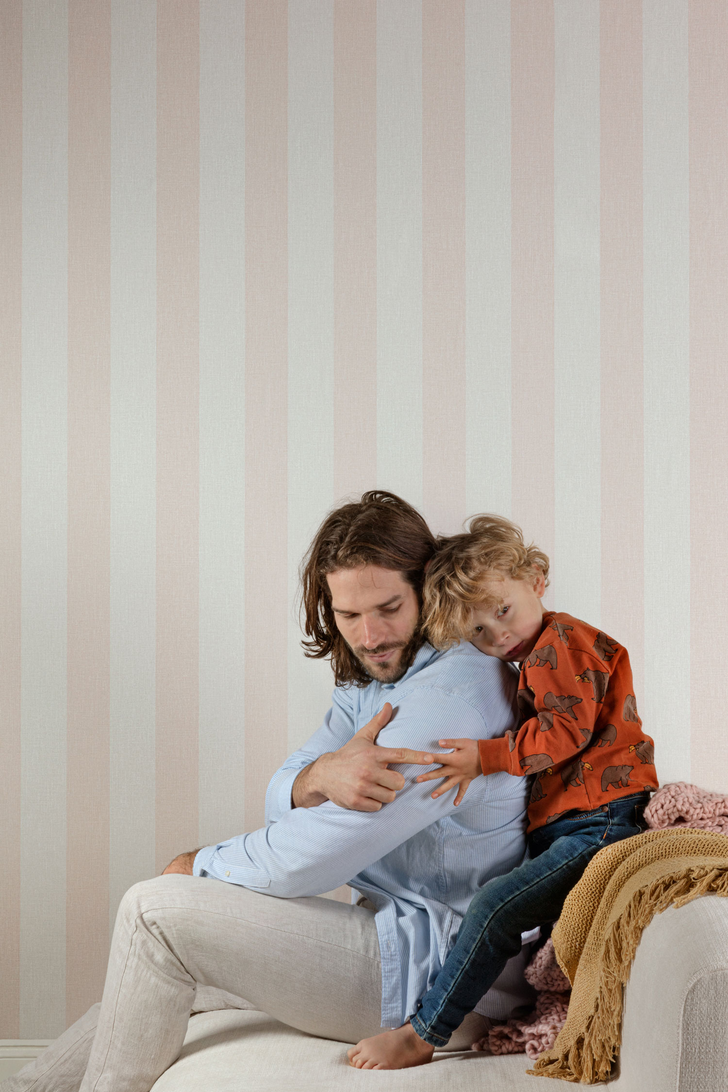 Hellrosa gestreifte Tapete, Stoffimitat, AT4018, Atmosphere, Grandeco