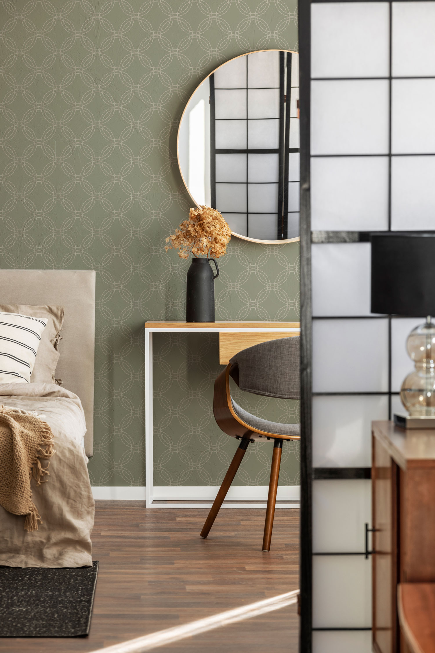 Grün-goldene Tapete mit geometrischen Mustern, 120142, Vavex 2025