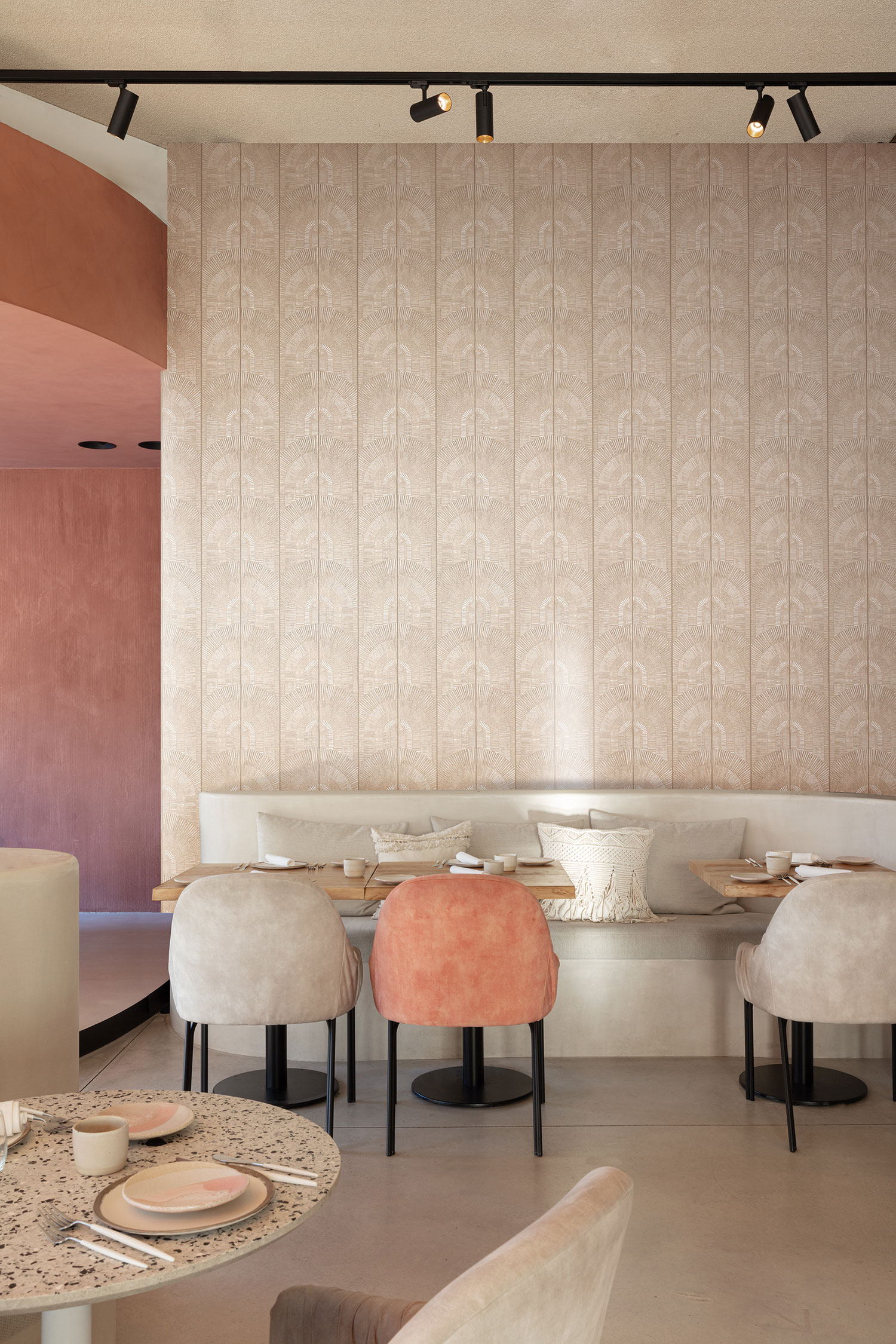 Luxuriöse grau-beige Tapete Art Deco, SPI802, Spirit of Nature, Khroma by Masureel