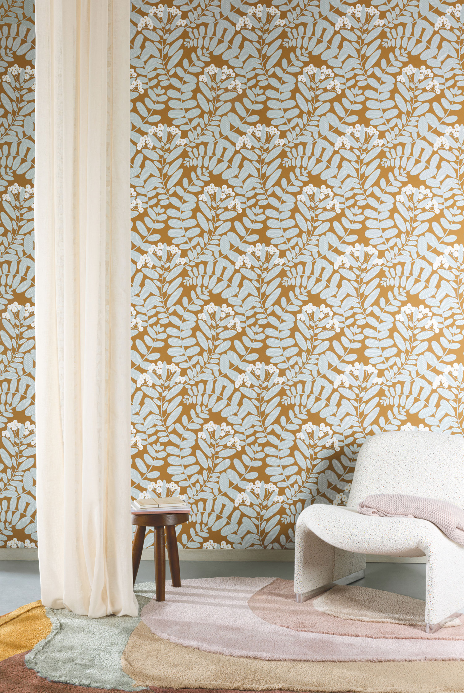 Braune Vliestapete mit Blättern, YSA006, Mysa, Khroma by Masuree