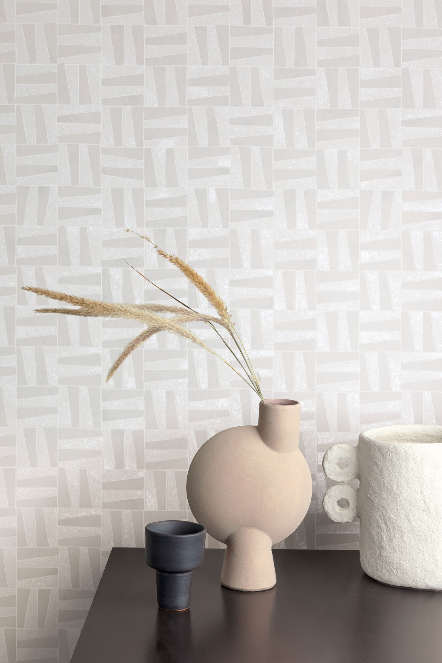 Beige Tapete mit geometrischem Muster, YSA204, Mysa, Khroma by Masuree