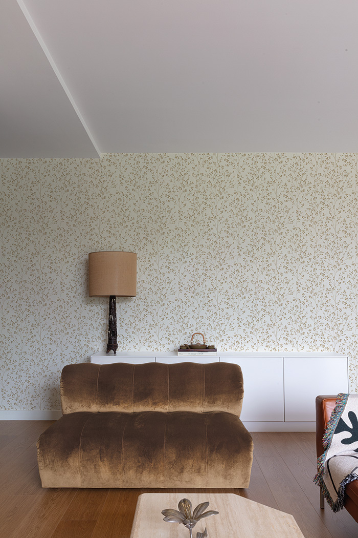 Creme-goldene Vliestapete mit Zweigen, A71401, Vavex 2026