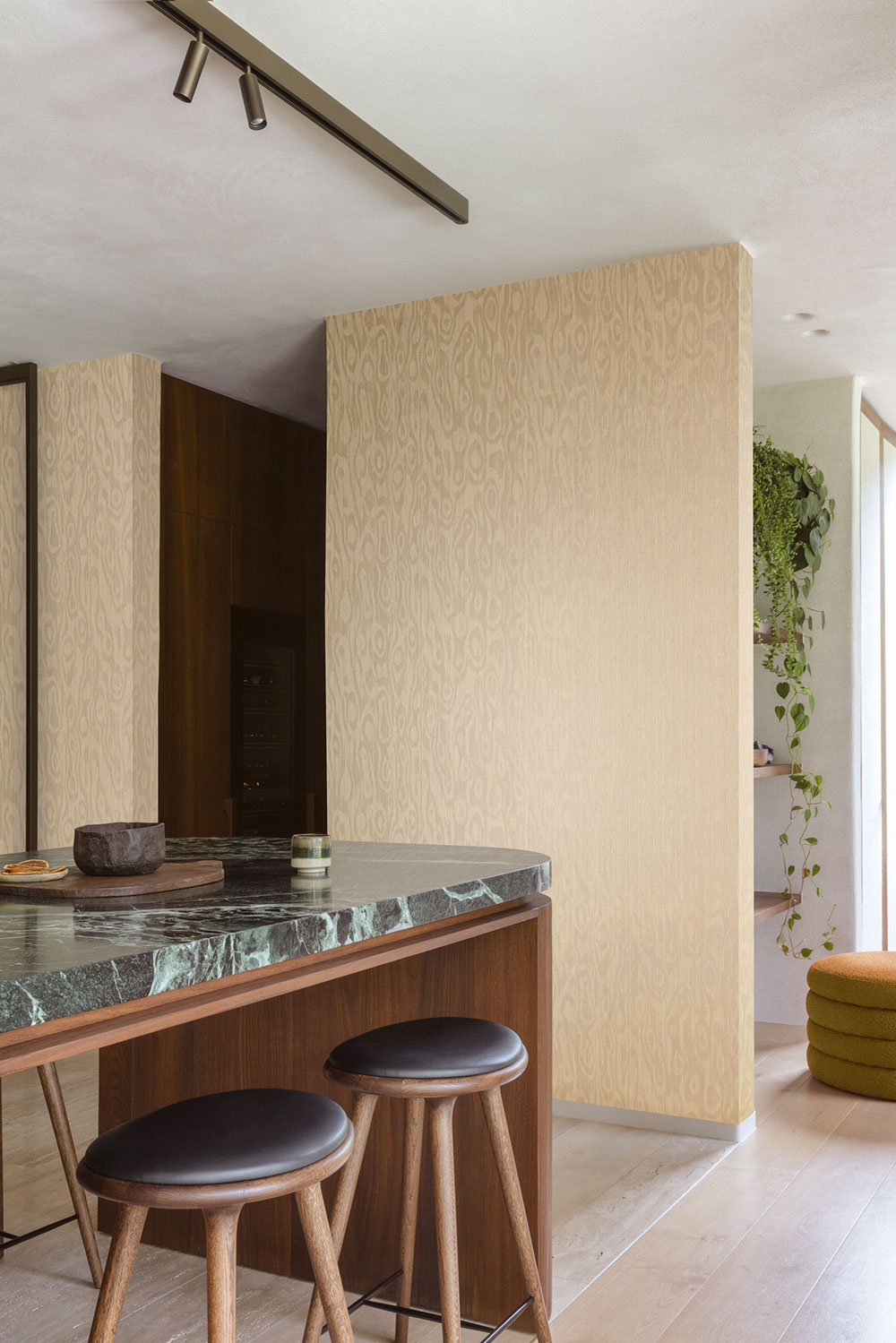 Tapete in beige-rosafarbener Holzpaneel-Optik, RHA204, Rhapsody, Masureel