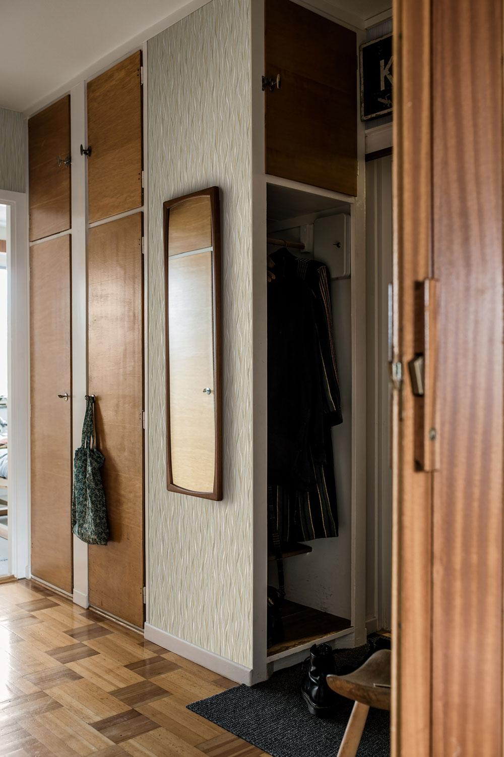 Tapete, grau, geschwungene Linien, 4177, Alla Tiders Hus, Borastapeter