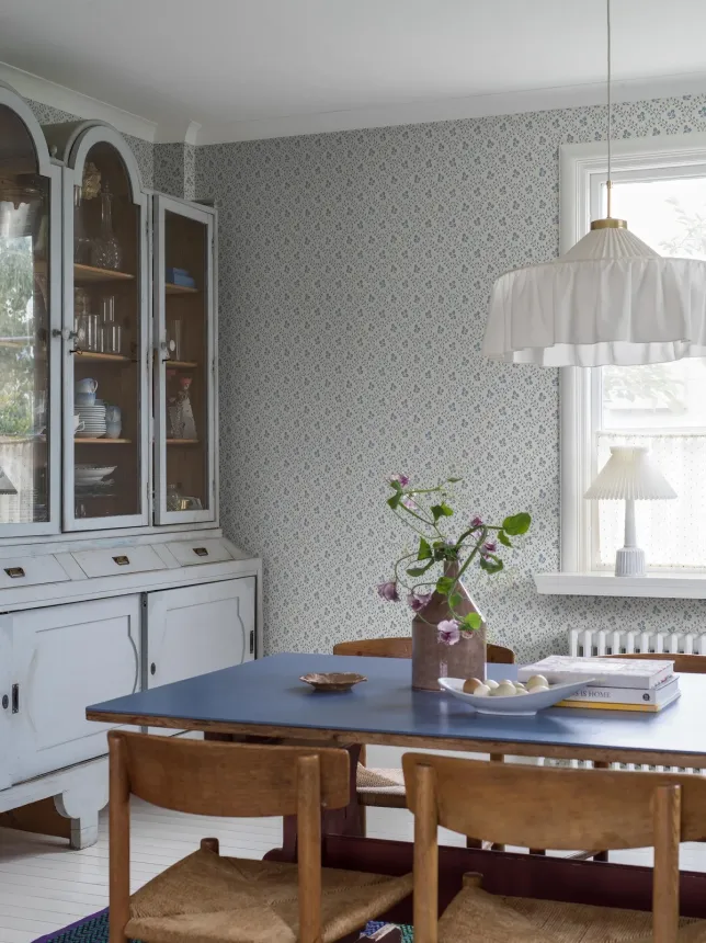 Tapete, weiß-blau, Blumen, 5822, Nordic Folk, Borastapeter