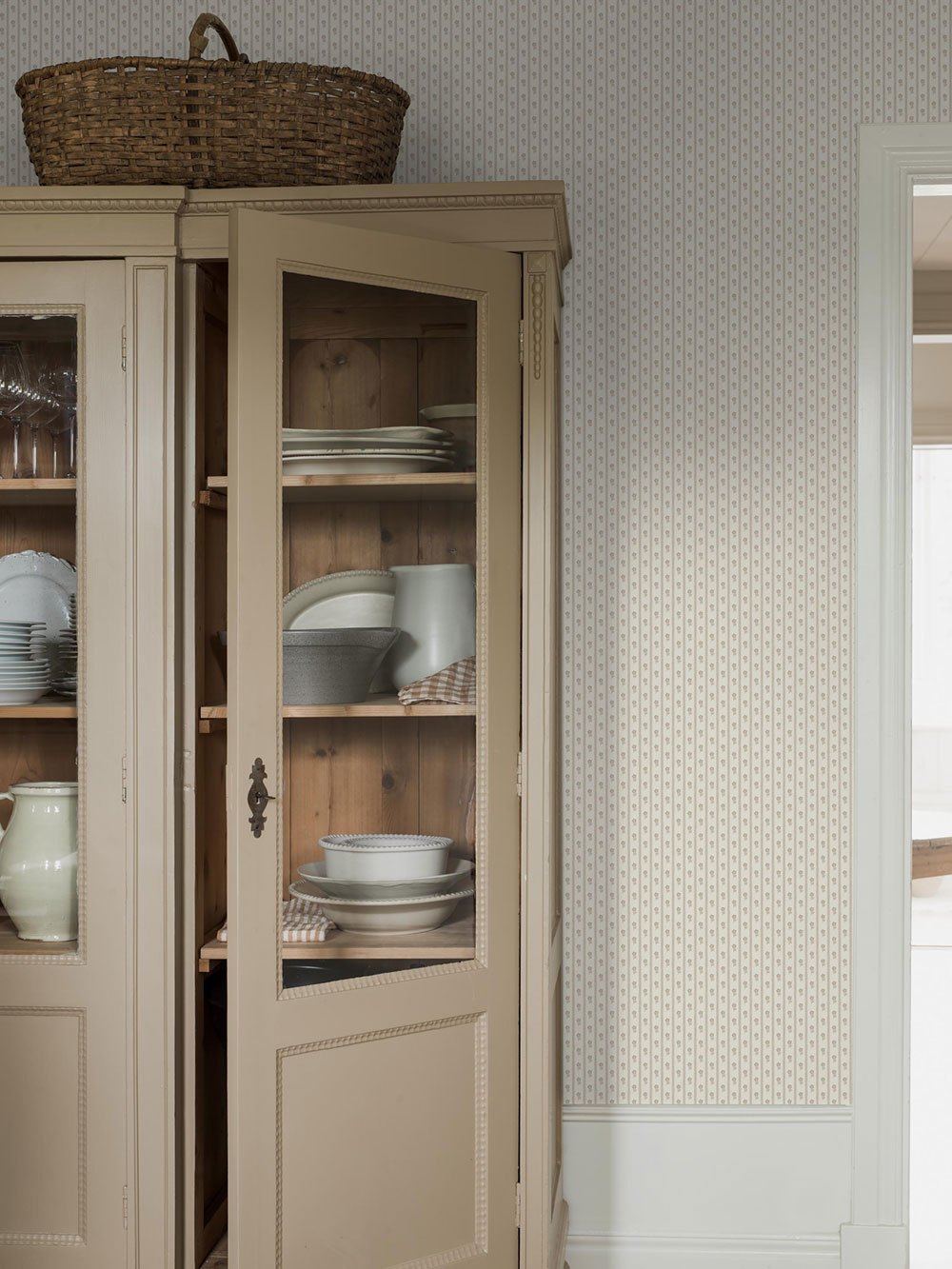 Tapete, grau-beige, Blumen, Streifen, 6955, Osterlen, Borastapeter