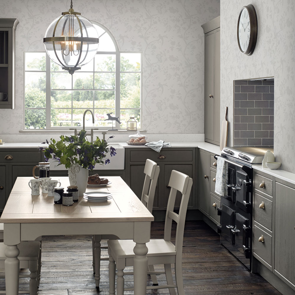 Tapete mit beigen Blumen und Vögeln 113391, Laura Ashley, Graham & Brown