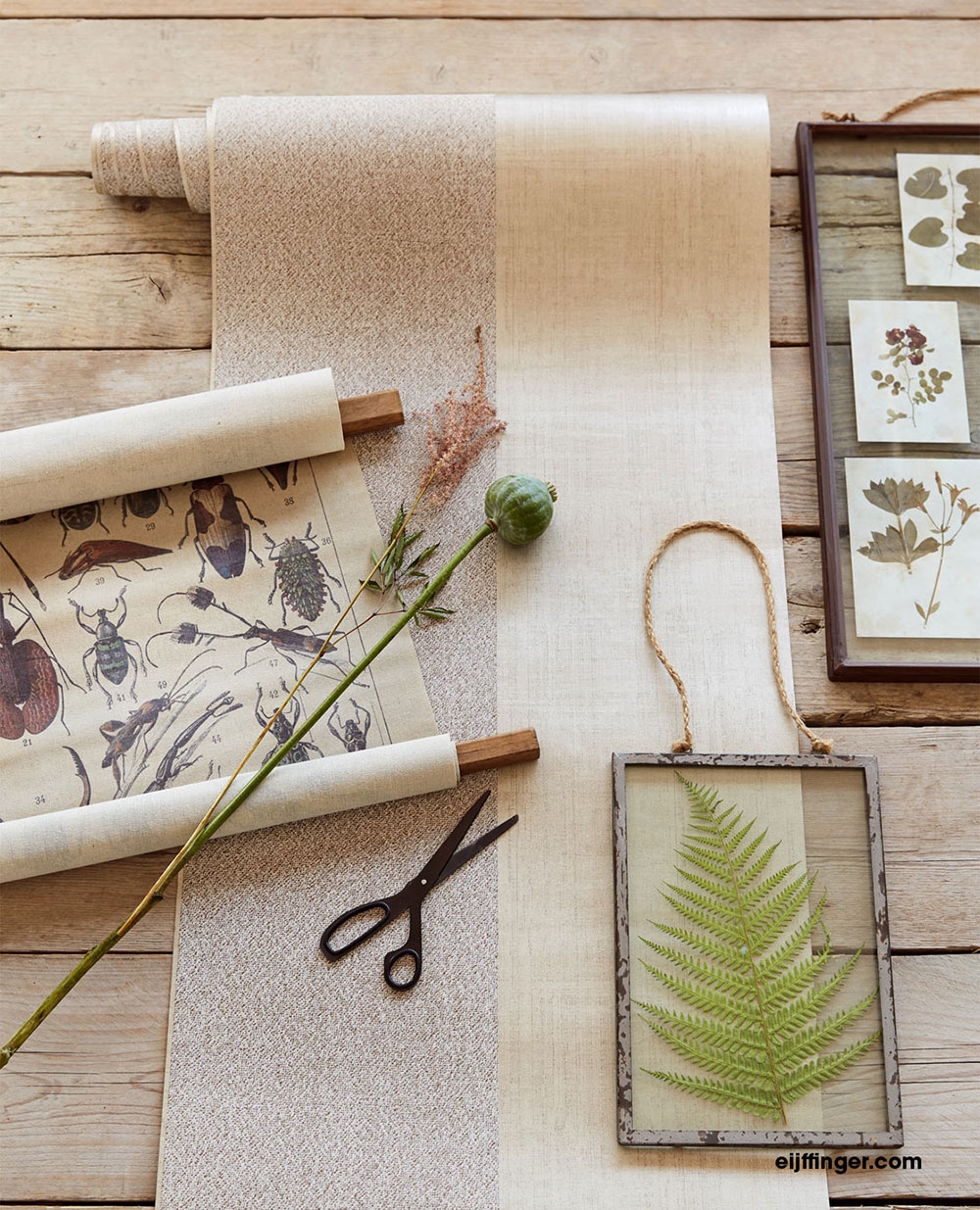 Beige gestreifte Tapete 369040, Resource, Eijffinger